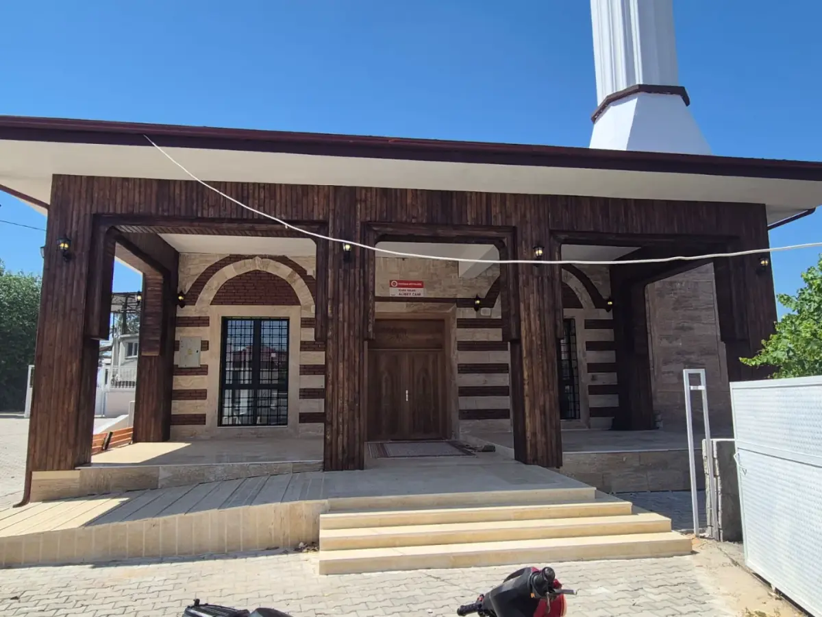 CAMİLER — KIRIKHAN İÇADA CAMİ