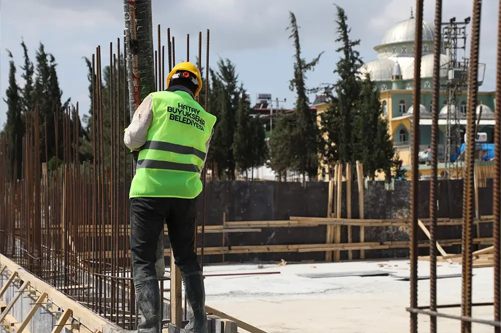HBBDEN ALTINÖZÜ’NE ÇOK AMAÇLI SALON