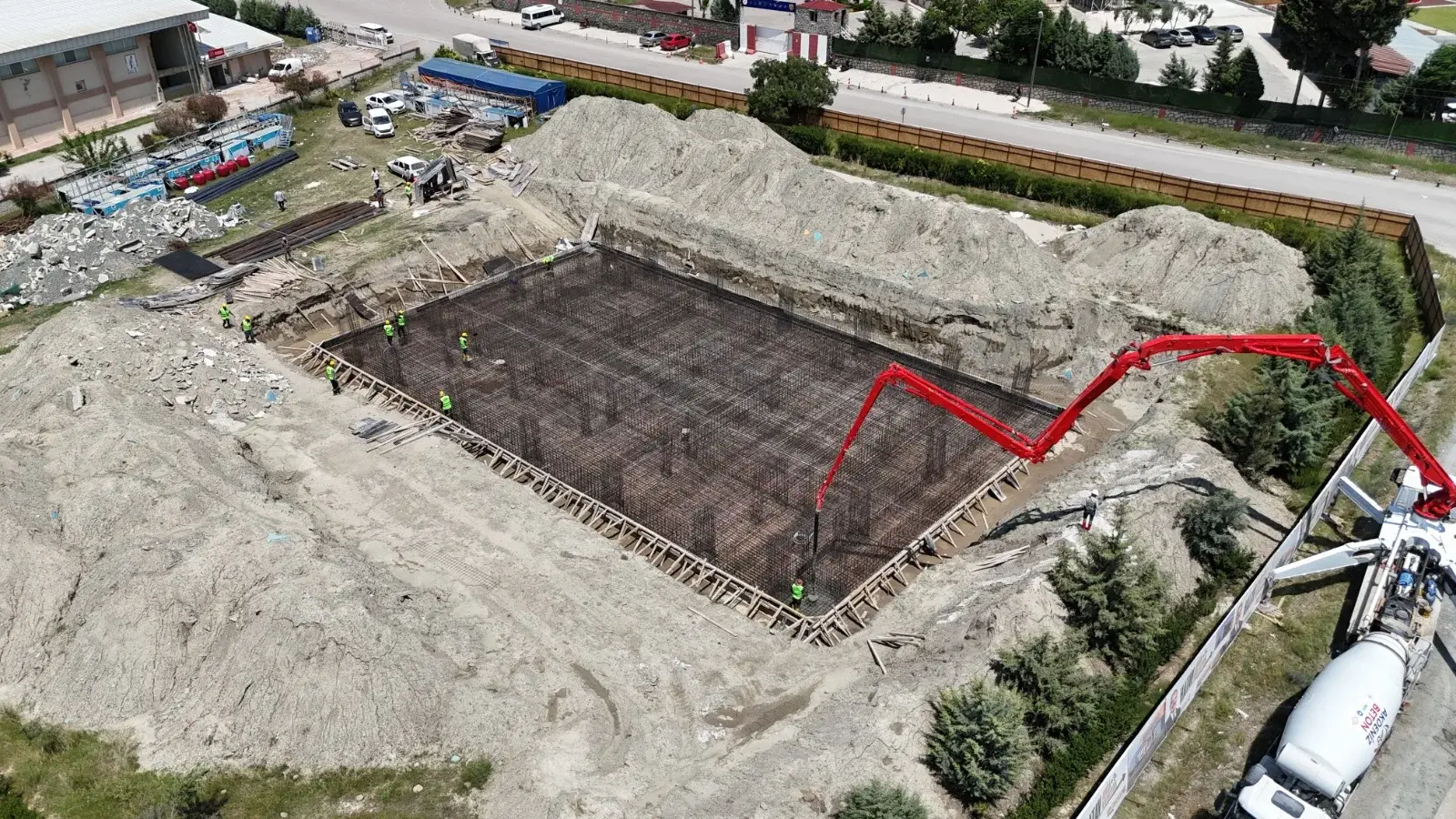 HBB, ERZİN’E YARI OLİMPİK HAVUZ KAZANDIRIYOR