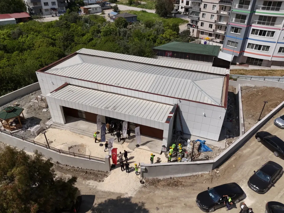 BAŞKAN ÖNTÜRK, DEFNE’DEKİ KREŞİ YERİNDE İNCELEDİ