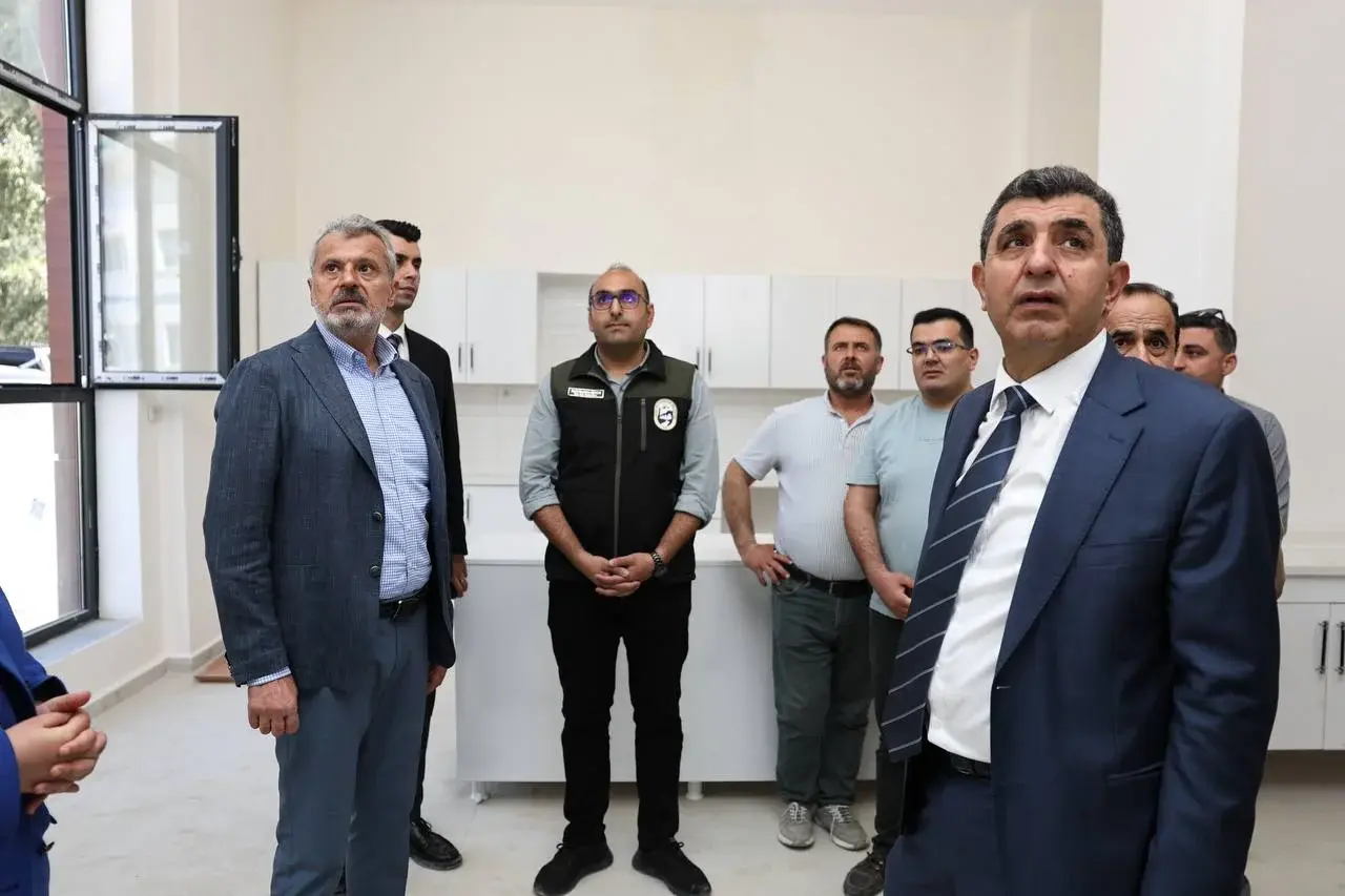 BAŞKAN ÖNTÜRK, DEFNE’DEKİ KREŞİ YERİNDE İNCELEDİ