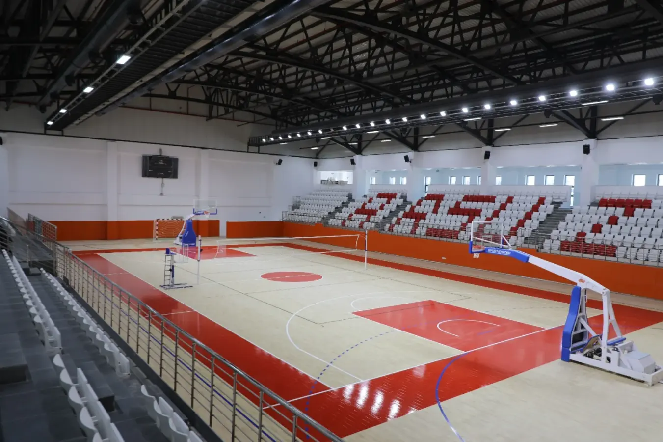 HBB'DEN ARSUZ'A 1000 KİŞİLİK MODERN SPOR SALONU