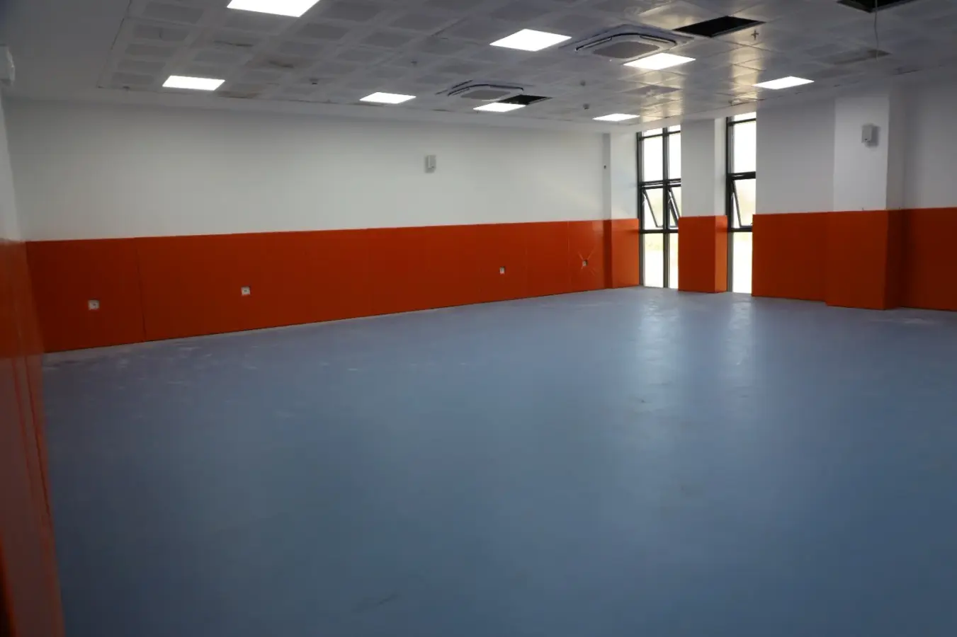 HBB'DEN ARSUZ'A 1000 KİŞİLİK MODERN SPOR SALONU