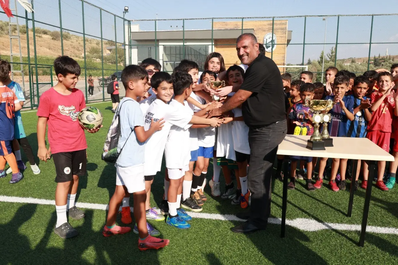 HBB’DEN REYHANLI’YA YENİ BİR HALI SAHA
