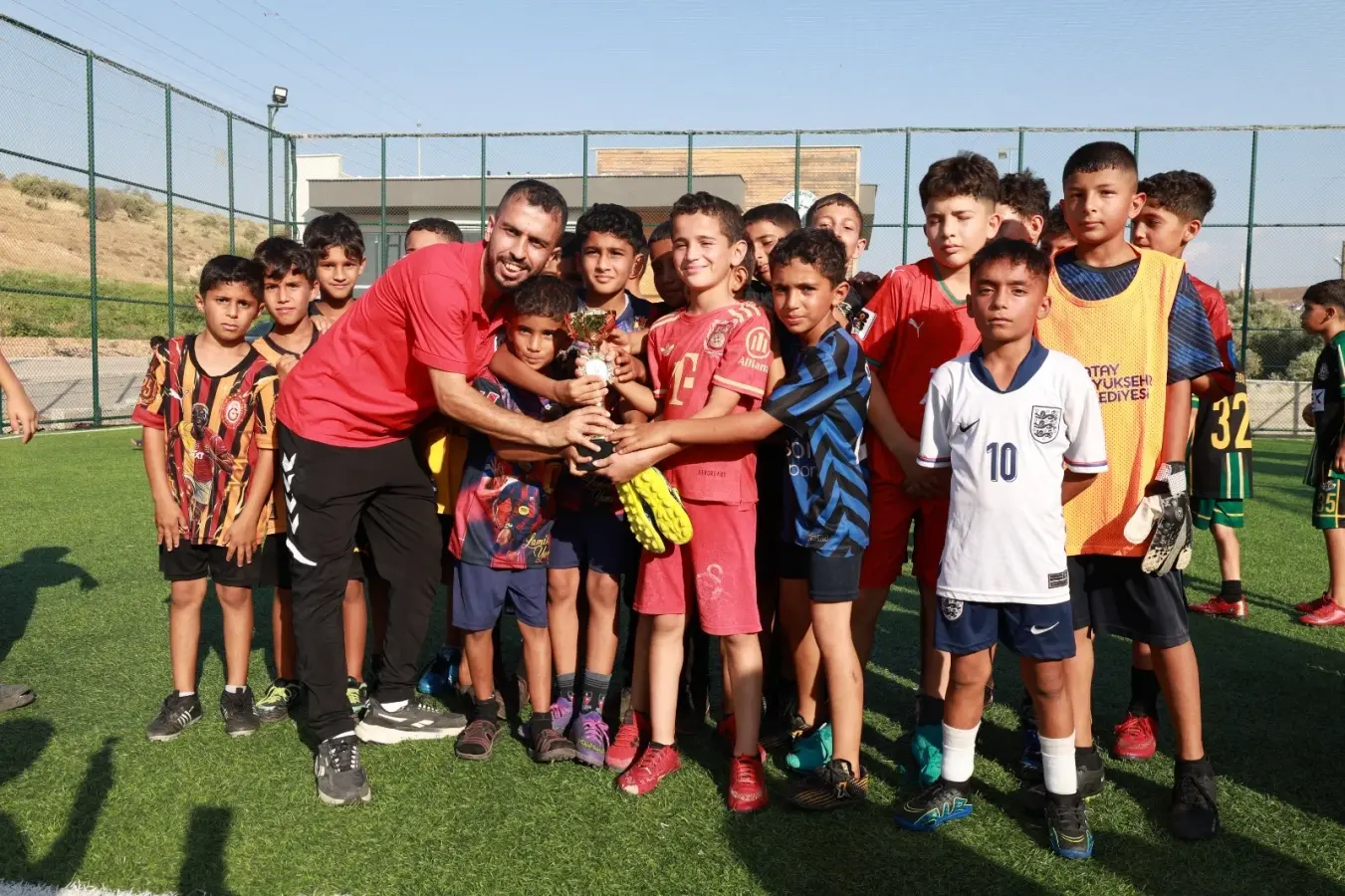 HBB’DEN REYHANLI’YA YENİ BİR HALI SAHA