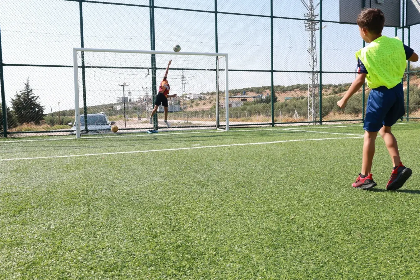 HBB’DEN REYHANLI’YA YENİ BİR HALI SAHA