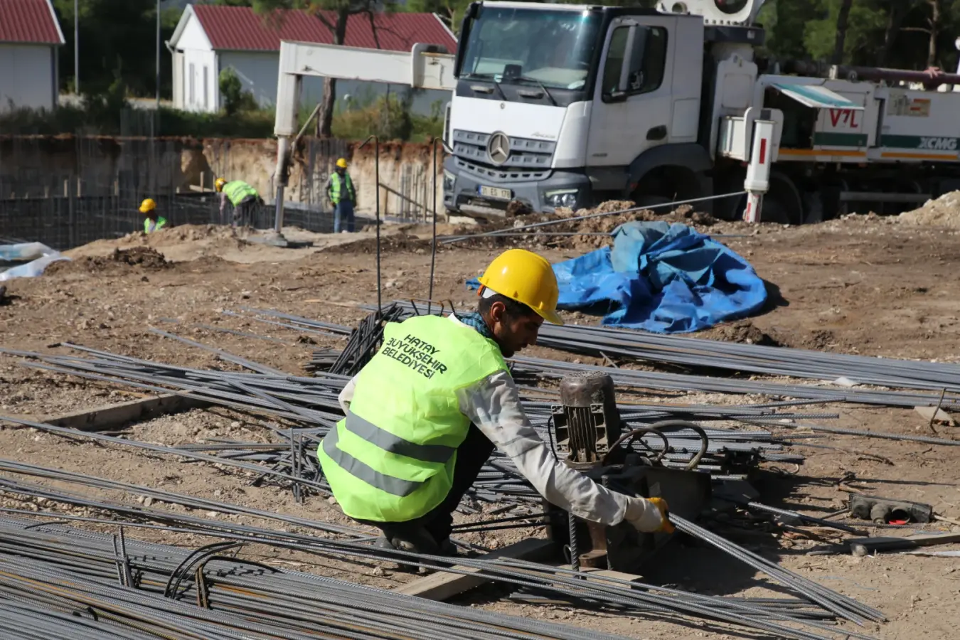 HBB BELEN’DE YARI OLİMPİK YÜZME HAVUZUNUN TEMELİNİ ATTI