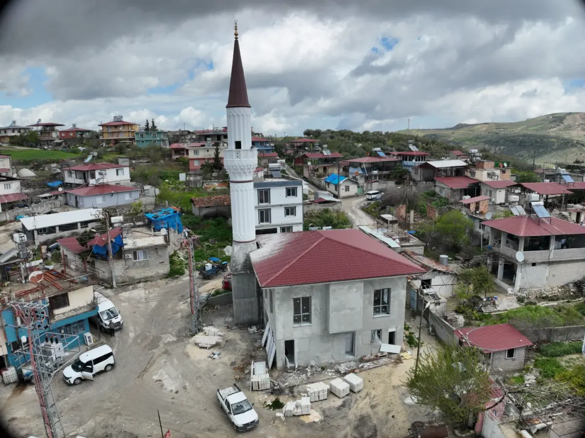CAMİLER — ALTINÖZÜ AVUTTEPE CAMİ