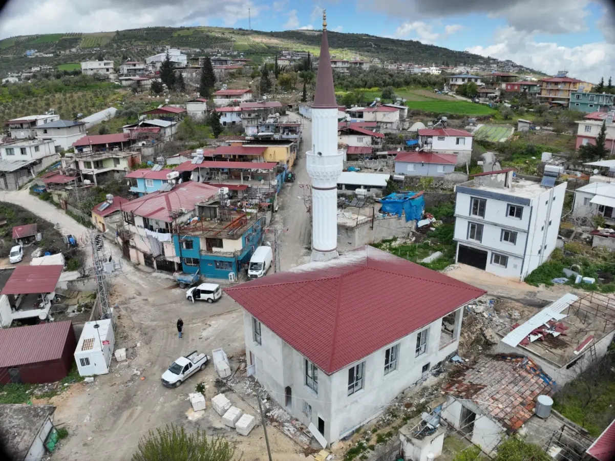 CAMİLER — ALTINÖZÜ AVUTTEPE CAMİ