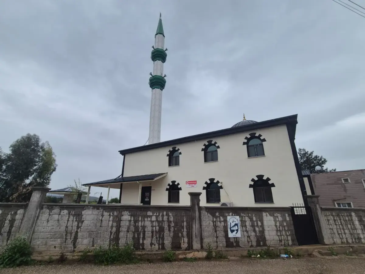 CAMİLER — HASSA DELİÇAY CAMİ