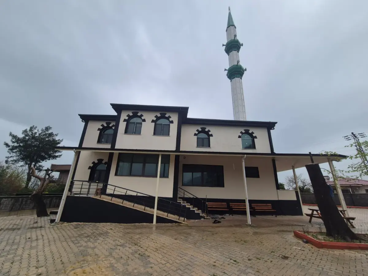 CAMİLER — HASSA DELİÇAY CAMİ