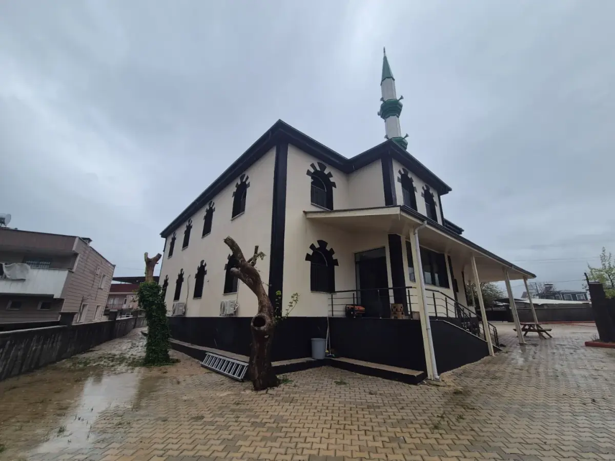 CAMİLER — HASSA DELİÇAY CAMİ