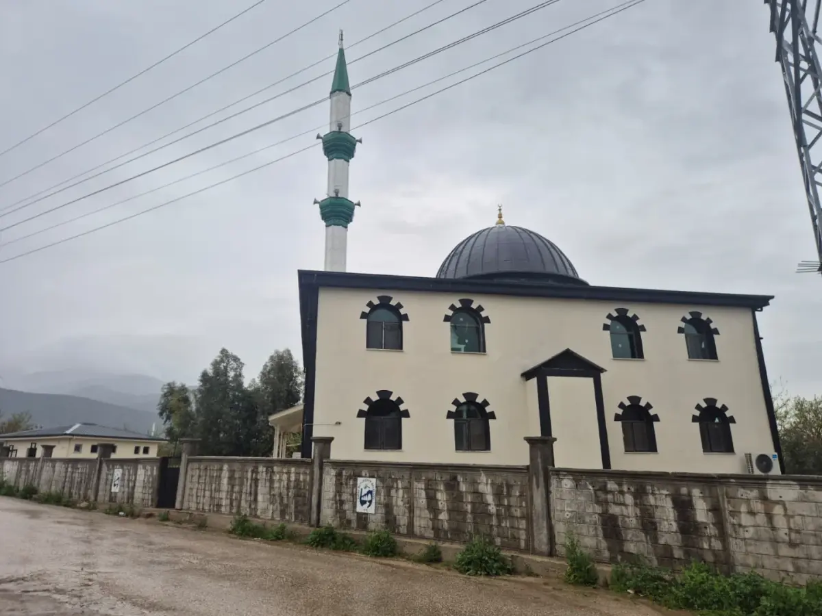 CAMİLER — HASSA DELİÇAY CAMİ