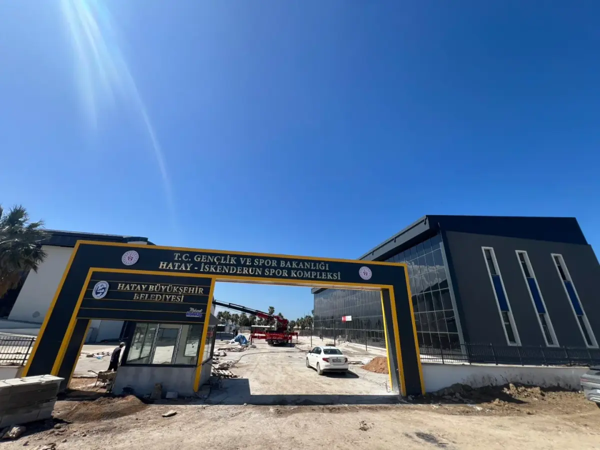 İskenderun Kapalı Spor Salonu ve Yarı Olimpik Yüzme Havuzu — İSKENDERUN