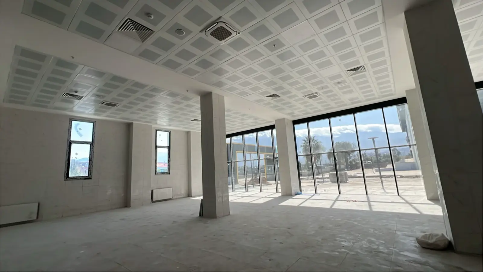 İskenderun Kapalı Spor Salonu ve Yarı Olimpik Yüzme Havuzu — İSKENDERUN