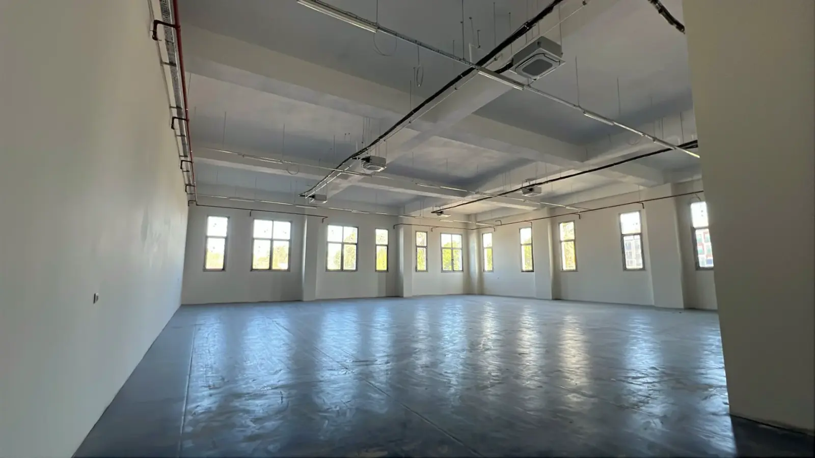 İskenderun Kapalı Spor Salonu ve Yarı Olimpik Yüzme Havuzu — İSKENDERUN