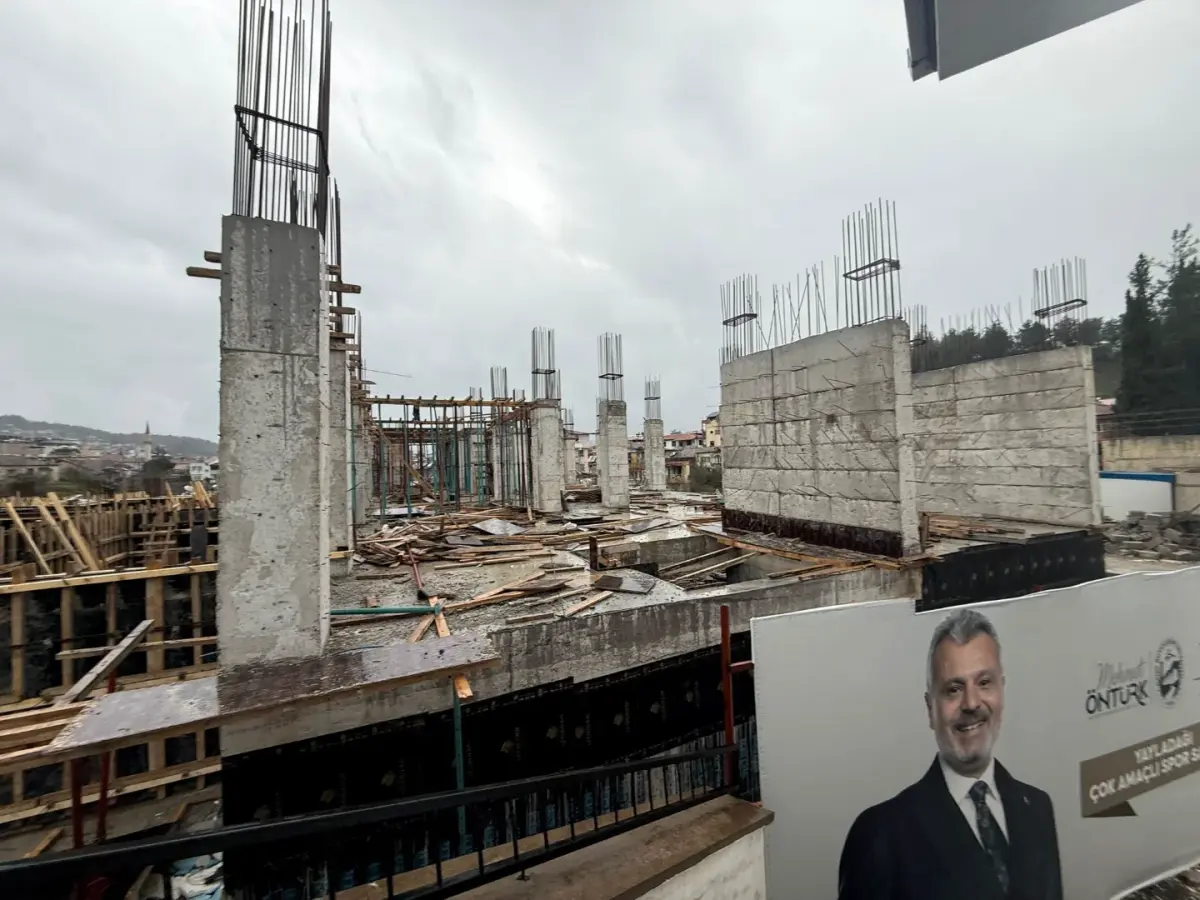 SPOR KOMPLEKSLERİ — YAYLADAĞI SPOR SALONU