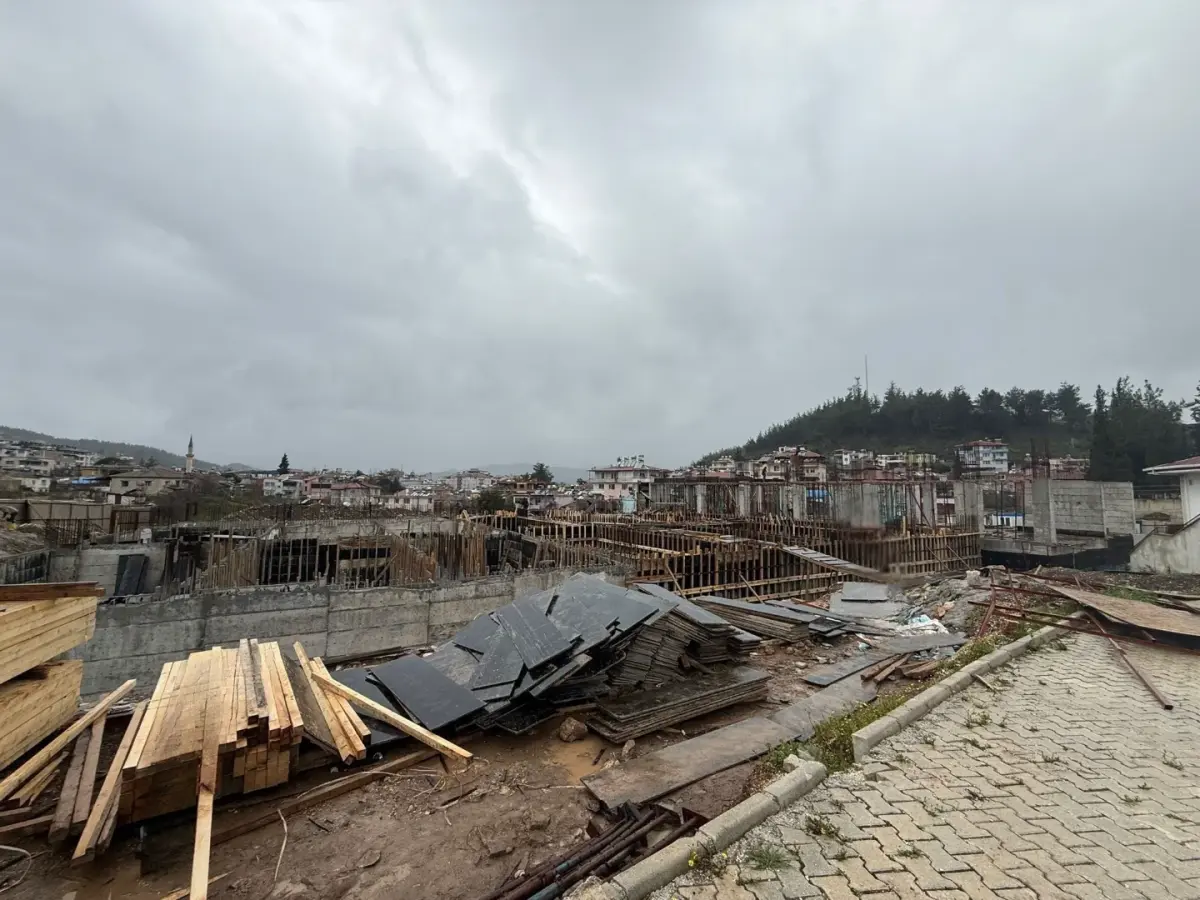 SPOR KOMPLEKSLERİ — YAYLADAĞI SPOR SALONU