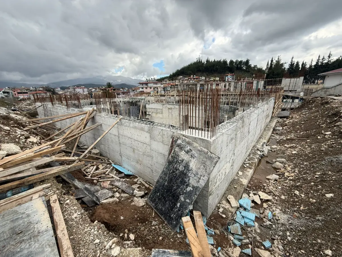 SPOR KOMPLEKSLERİ — YAYLADAĞI SPOR SALONU