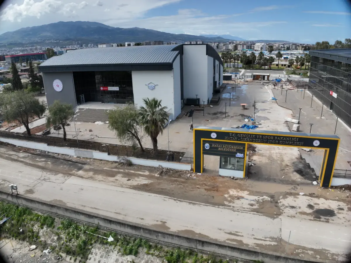 İskenderun Kapalı Spor Salonu ve Yarı Olimpik Yüzme Havuzu — İSKENDERUN
