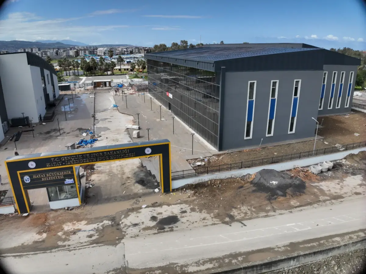 İskenderun Kapalı Spor Salonu ve Yarı Olimpik Yüzme Havuzu — İSKENDERUN