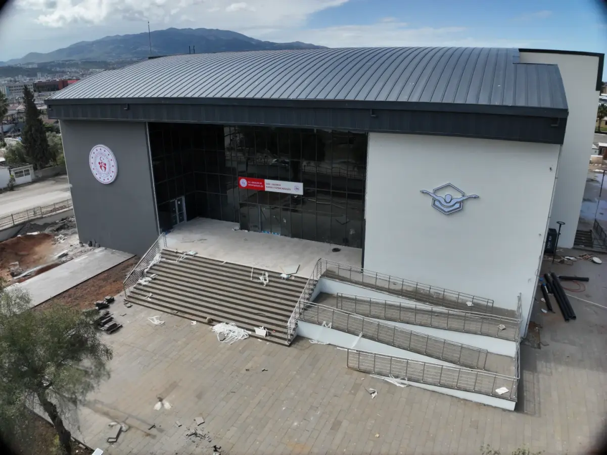 İskenderun Kapalı Spor Salonu ve Yarı Olimpik Yüzme Havuzu — İSKENDERUN