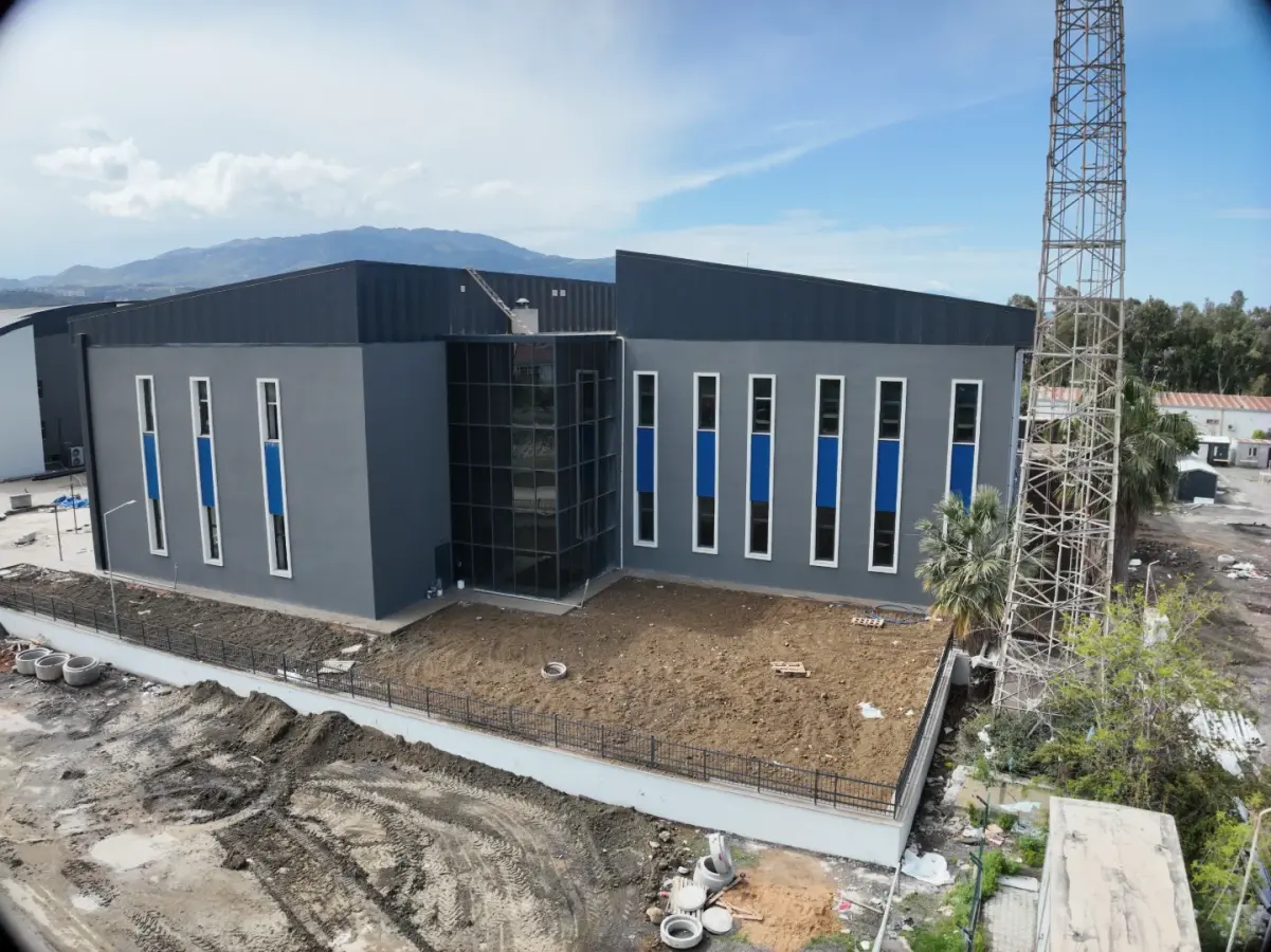 İskenderun Kapalı Spor Salonu ve Yarı Olimpik Yüzme Havuzu — İSKENDERUN