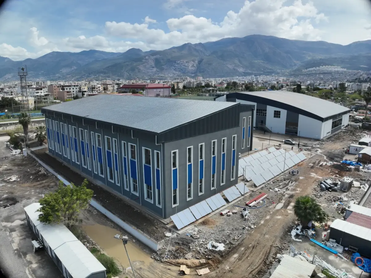 İskenderun Kapalı Spor Salonu ve Yarı Olimpik Yüzme Havuzu — İSKENDERUN
