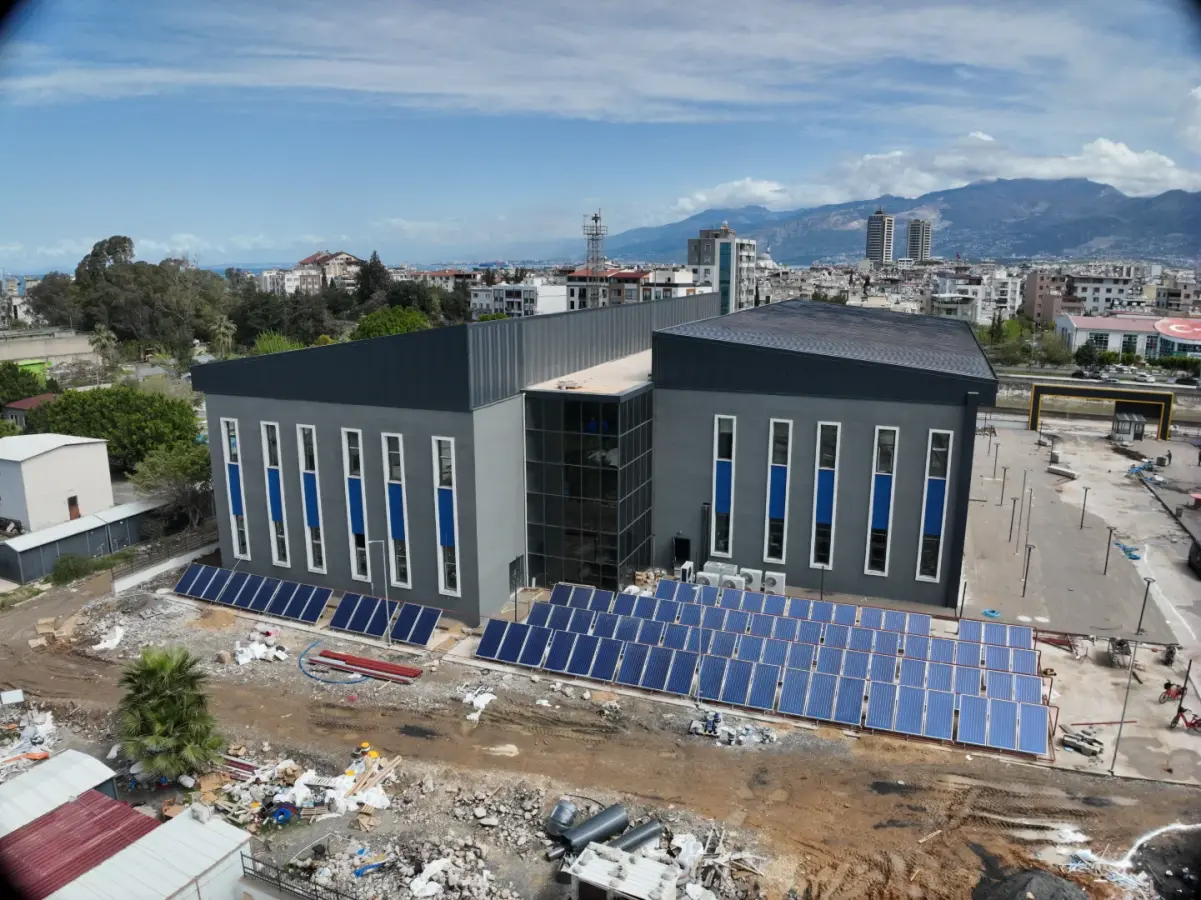 İskenderun Kapalı Spor Salonu ve Yarı Olimpik Yüzme Havuzu — İSKENDERUN