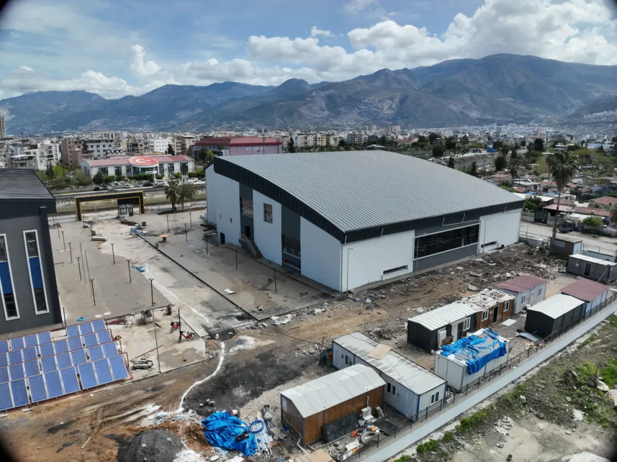 İskenderun Kapalı Spor Salonu ve Yarı Olimpik Yüzme Havuzu — İSKENDERUN