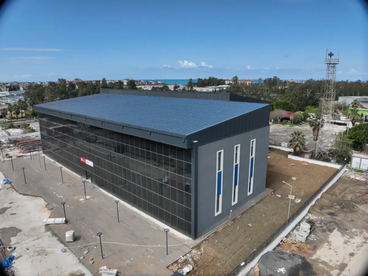 İskenderun Kapalı Spor Salonu ve Yarı Olimpik Yüzme Havuzu — İSKENDERUN