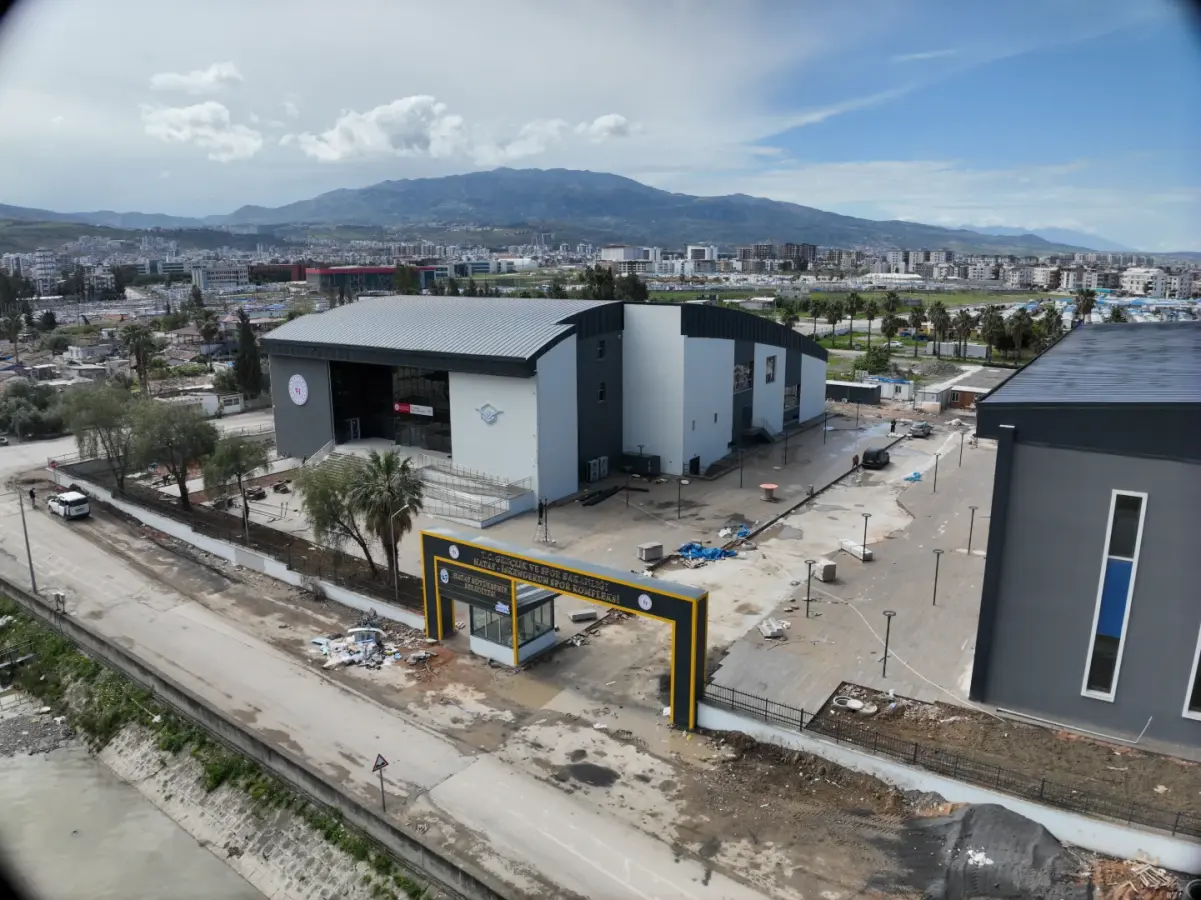 İskenderun Kapalı Spor Salonu ve Yarı Olimpik Yüzme Havuzu — İSKENDERUN