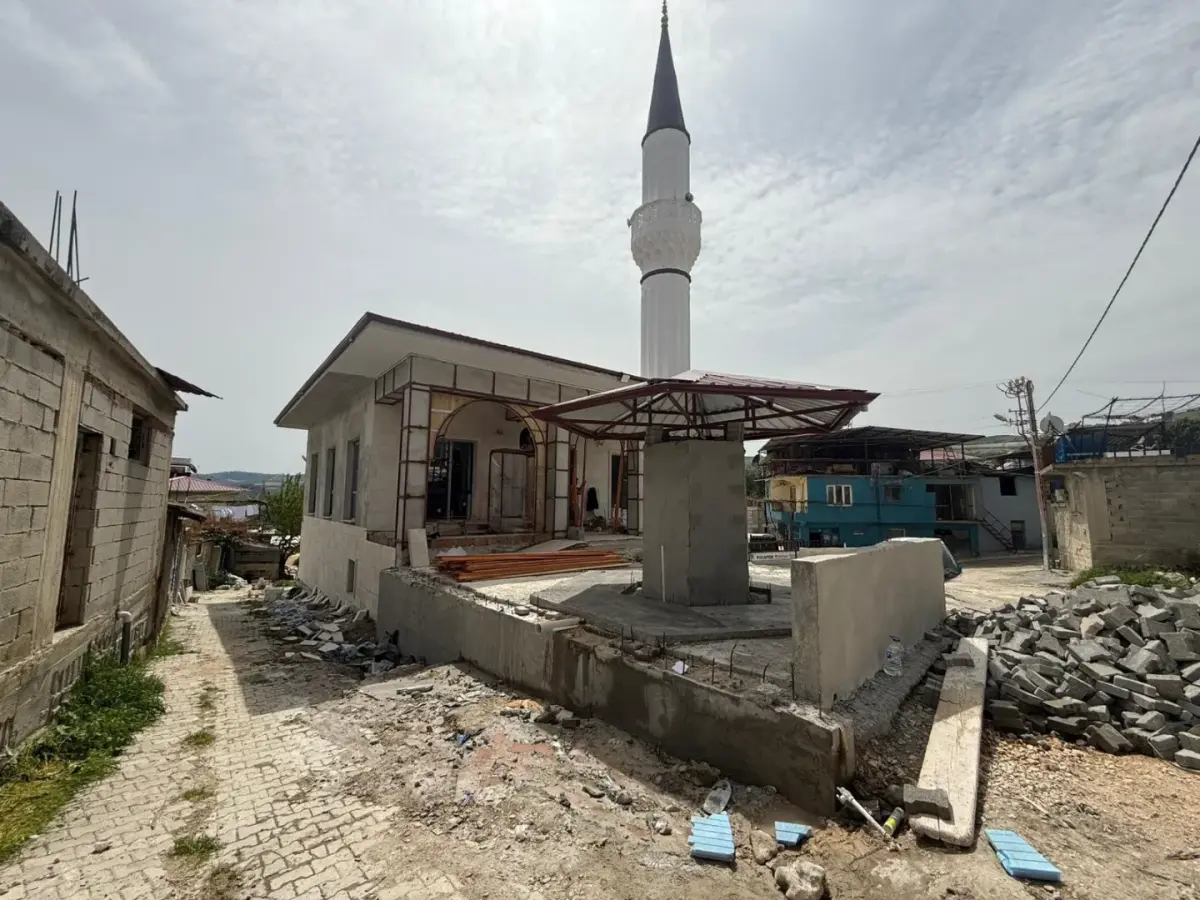 CAMİLER — ALTINÖZÜ AVUTTEPE CAMİ
