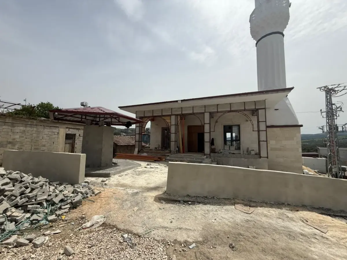 CAMİLER — ALTINÖZÜ AVUTTEPE CAMİ
