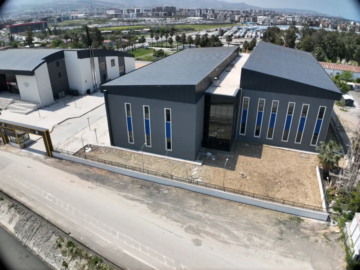 İskenderun Kapalı Spor Salonu ve Yarı Olimpik Yüzme Havuzu — İSKENDERUN