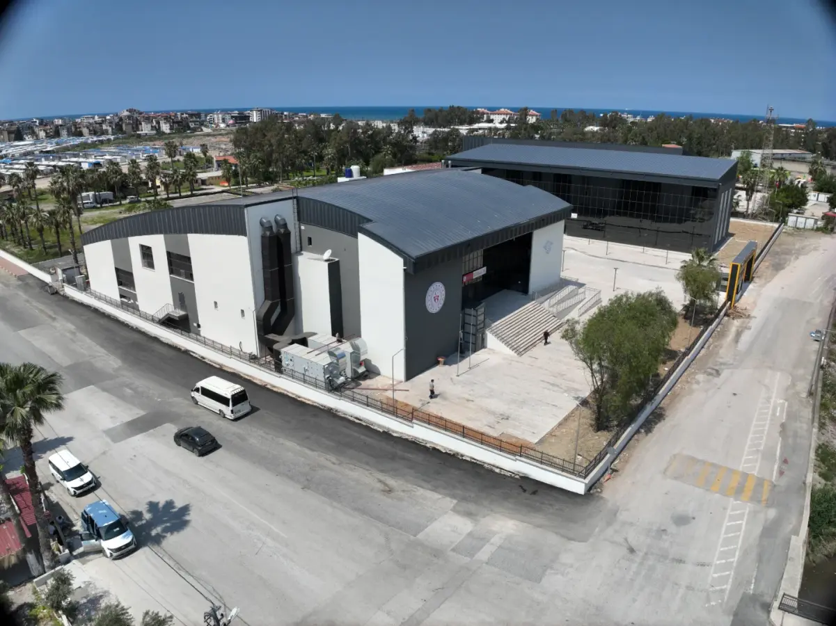 İskenderun Kapalı Spor Salonu ve Yarı Olimpik Yüzme Havuzu — İSKENDERUN