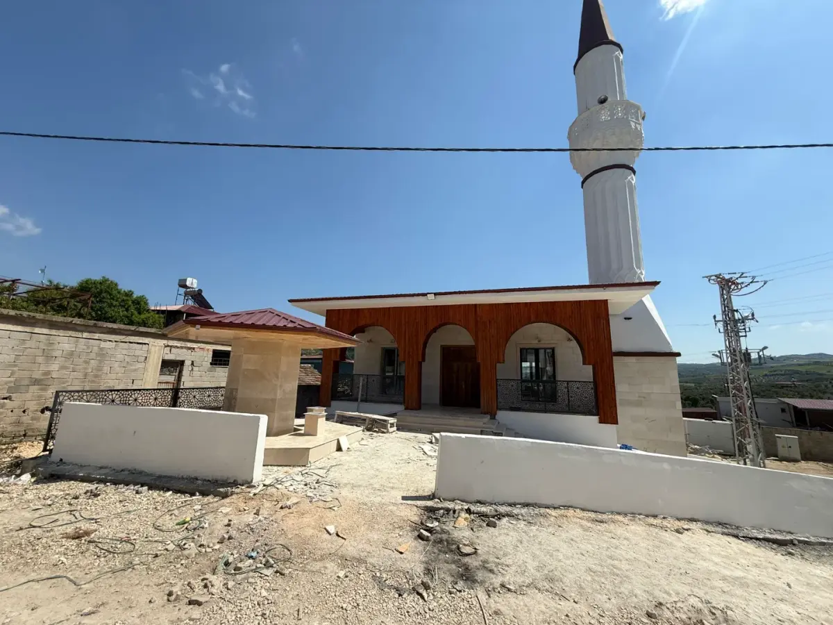 CAMİLER — ALTINÖZÜ AVUTTEPE CAMİ