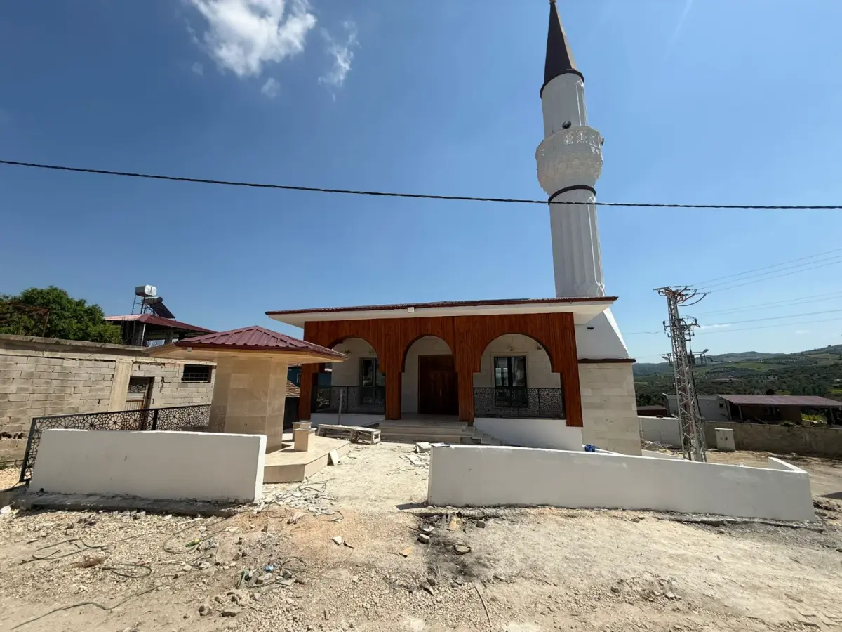 CAMİLER — ALTINÖZÜ AVUTTEPE CAMİ