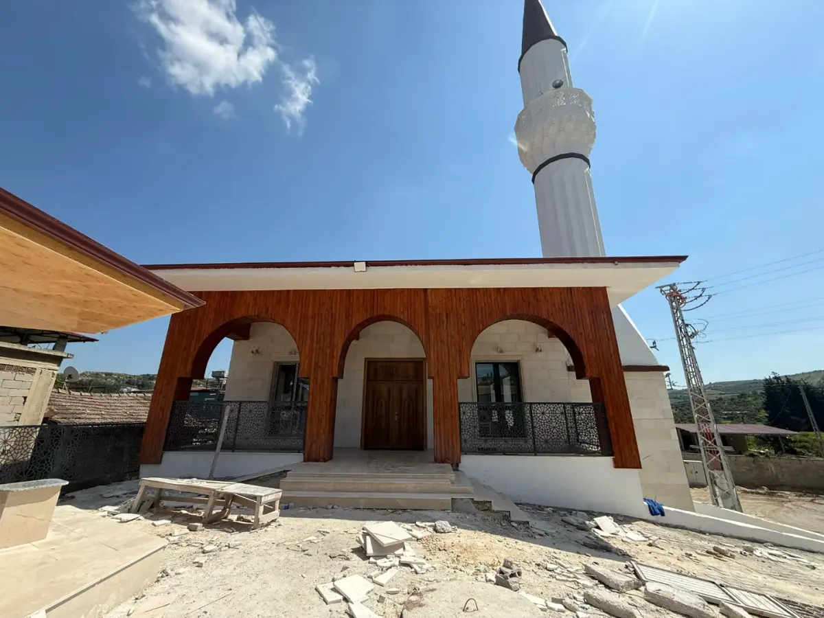 CAMİLER — ALTINÖZÜ AVUTTEPE CAMİ