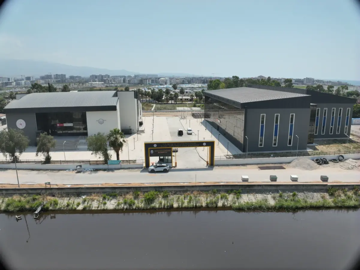 İskenderun Kapalı Spor Salonu ve Yarı Olimpik Yüzme Havuzu — İSKENDERUN
