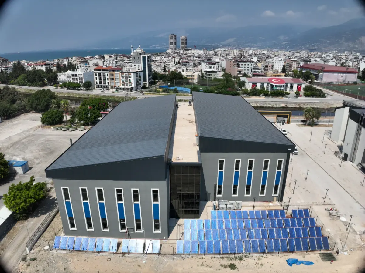 İskenderun Kapalı Spor Salonu ve Yarı Olimpik Yüzme Havuzu — İSKENDERUN