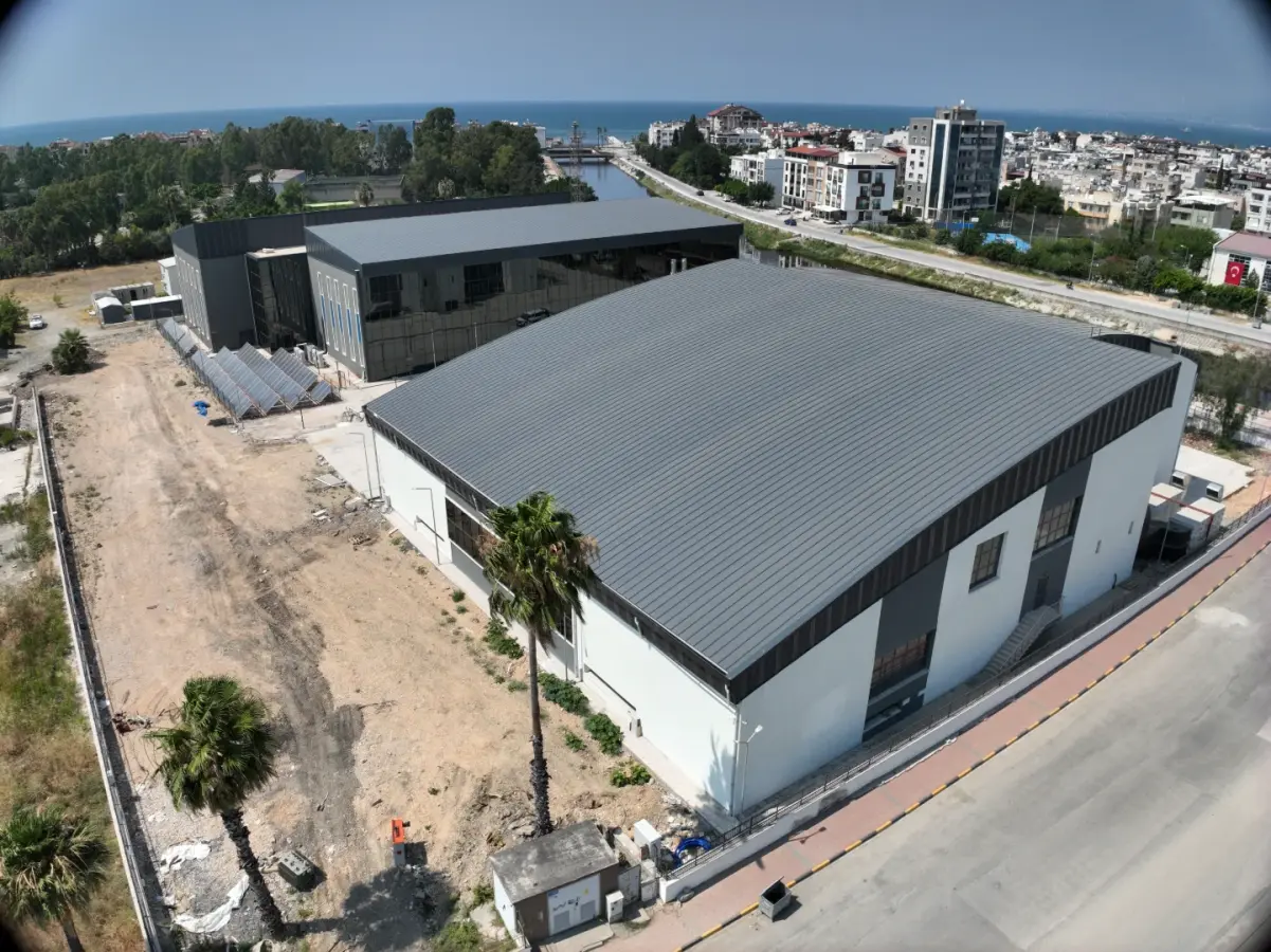 İskenderun Kapalı Spor Salonu ve Yarı Olimpik Yüzme Havuzu — İSKENDERUN