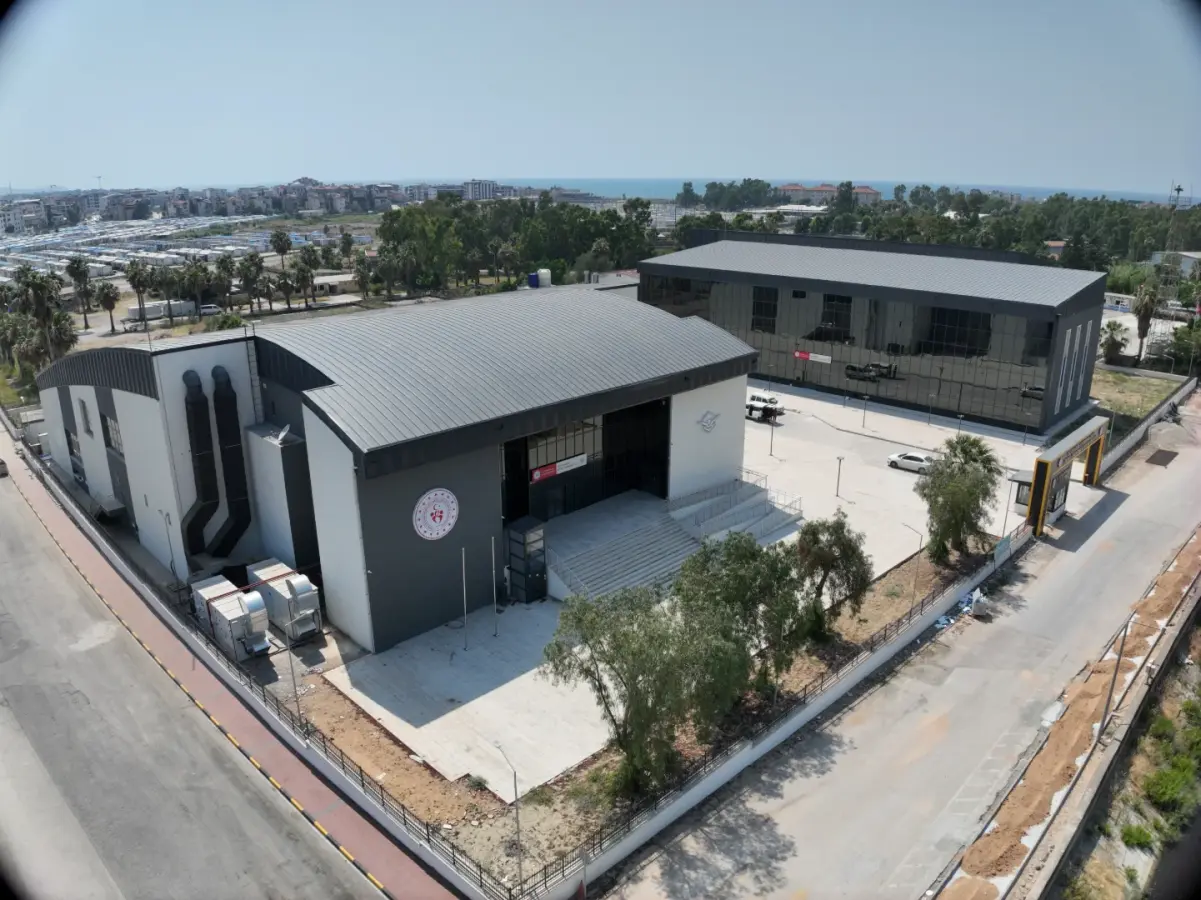 İskenderun Kapalı Spor Salonu ve Yarı Olimpik Yüzme Havuzu — İSKENDERUN