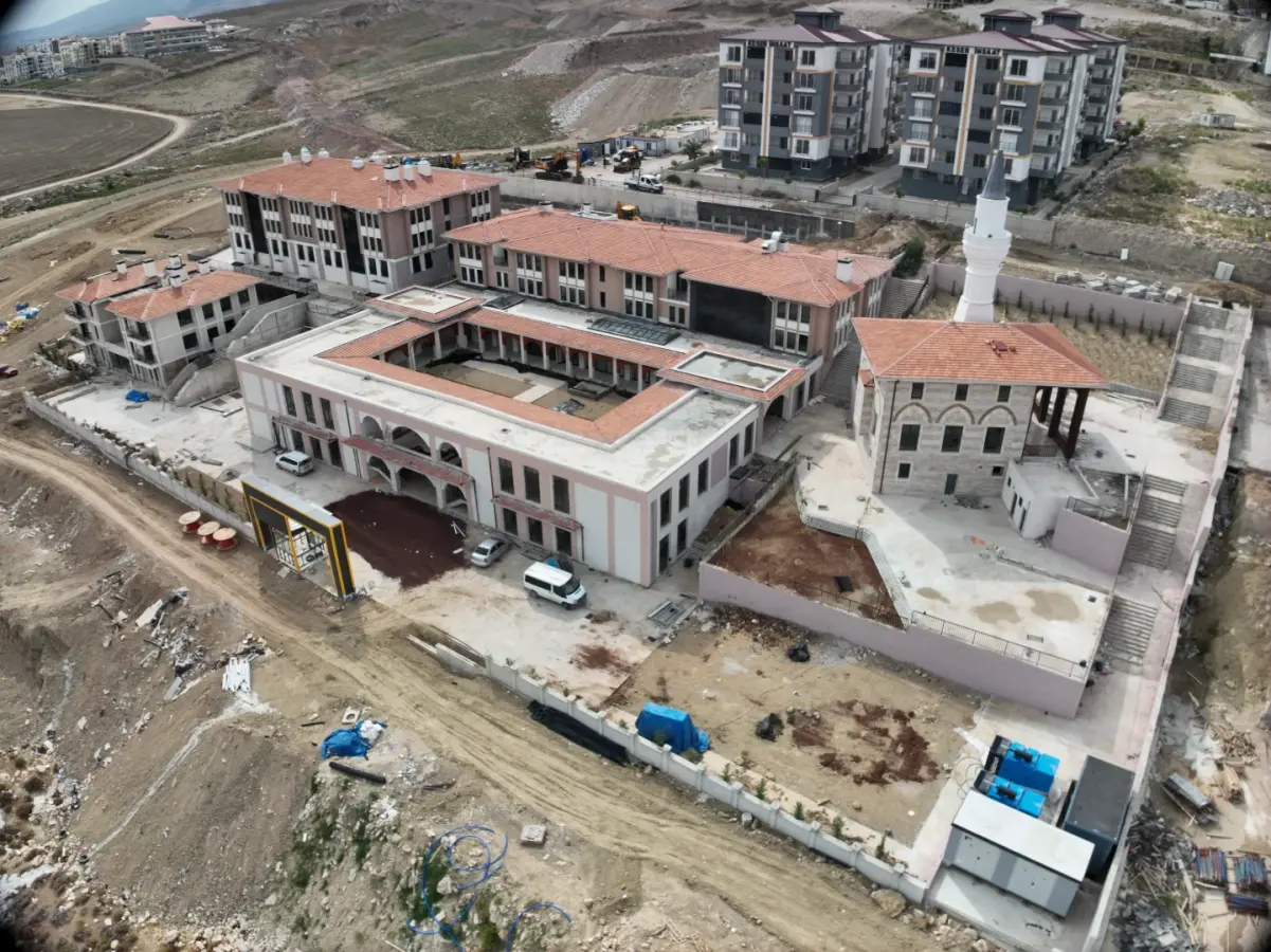 Arifan Eğitim ve Kültür Merkezi Yerleşkesi Merkez Kuran Kursu — KIRIKHAN EĞİTİM VE KÜLTÜR TESİSİ