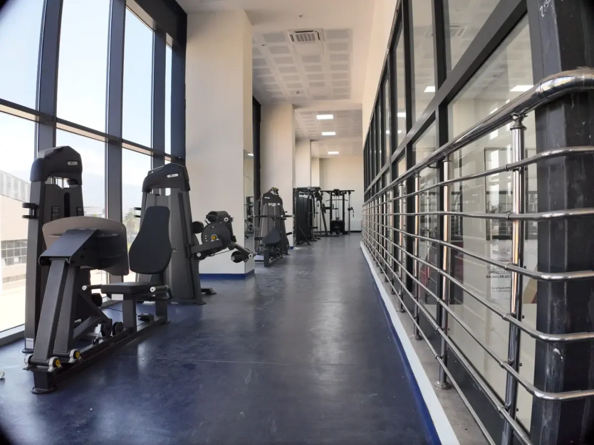 İskenderun Kapalı Spor Salonu ve Yarı Olimpik Yüzme Havuzu — İSKENDERUN