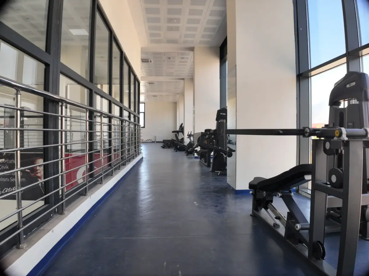 İskenderun Kapalı Spor Salonu ve Yarı Olimpik Yüzme Havuzu — İSKENDERUN