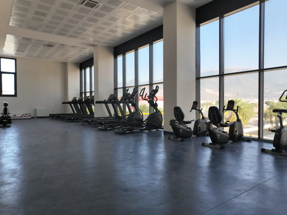İskenderun Kapalı Spor Salonu ve Yarı Olimpik Yüzme Havuzu — İSKENDERUN
