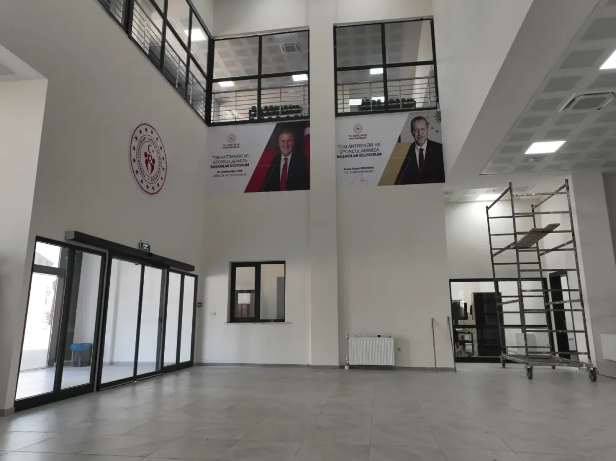 İskenderun Kapalı Spor Salonu ve Yarı Olimpik Yüzme Havuzu — İSKENDERUN