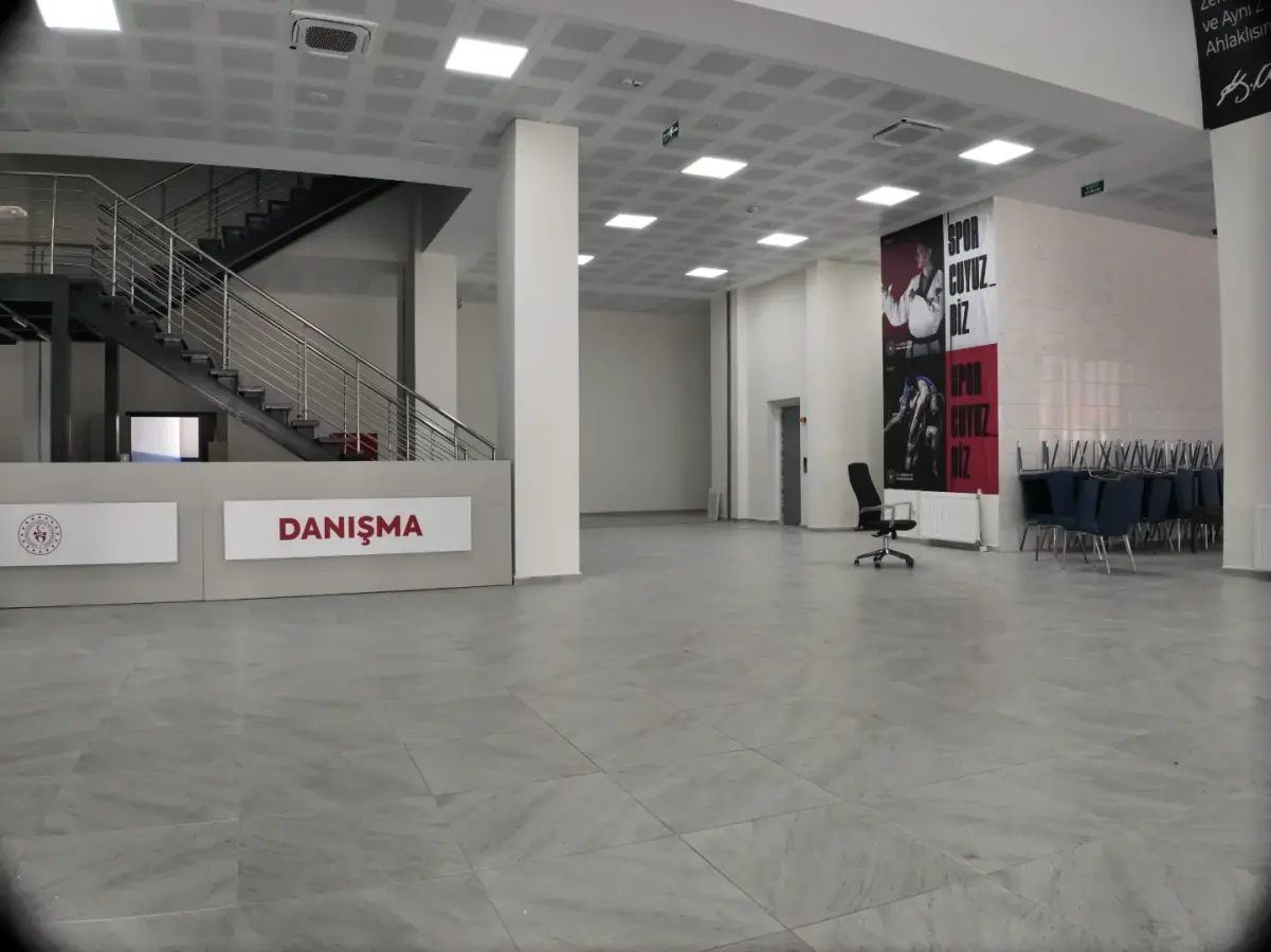 İskenderun Kapalı Spor Salonu ve Yarı Olimpik Yüzme Havuzu — İSKENDERUN