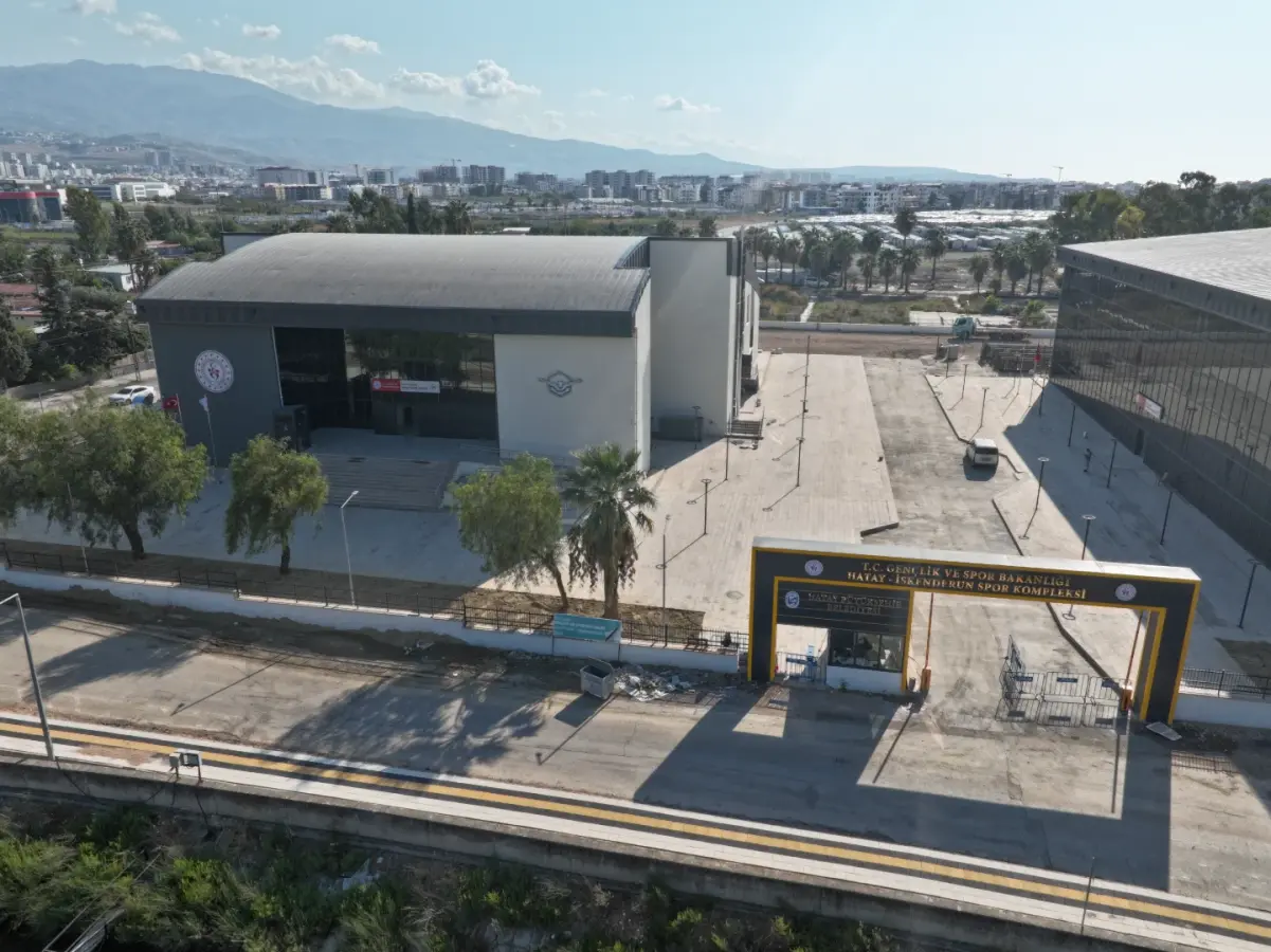 İskenderun Kapalı Spor Salonu ve Yarı Olimpik Yüzme Havuzu — İSKENDERUN